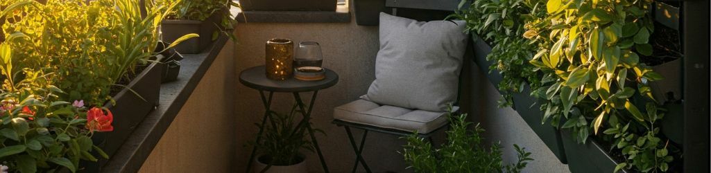 Petit espace, grand effet : voici comment aménager un balcon vert image